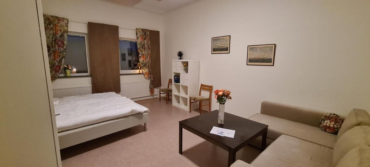 Kg Sleepover & Staellplats Karl Gustav Ngoại thất bức ảnh