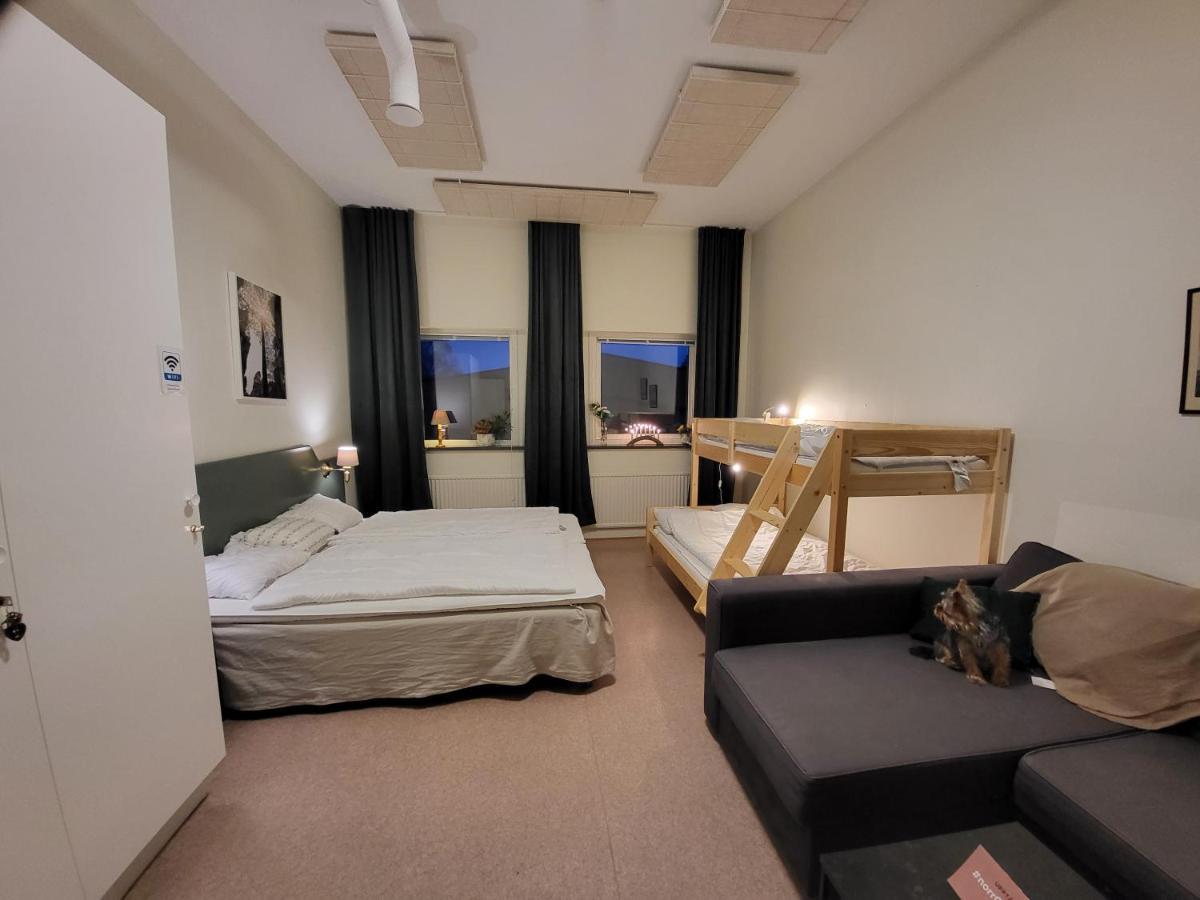 Kg Sleepover & Staellplats Karl Gustav Ngoại thất bức ảnh