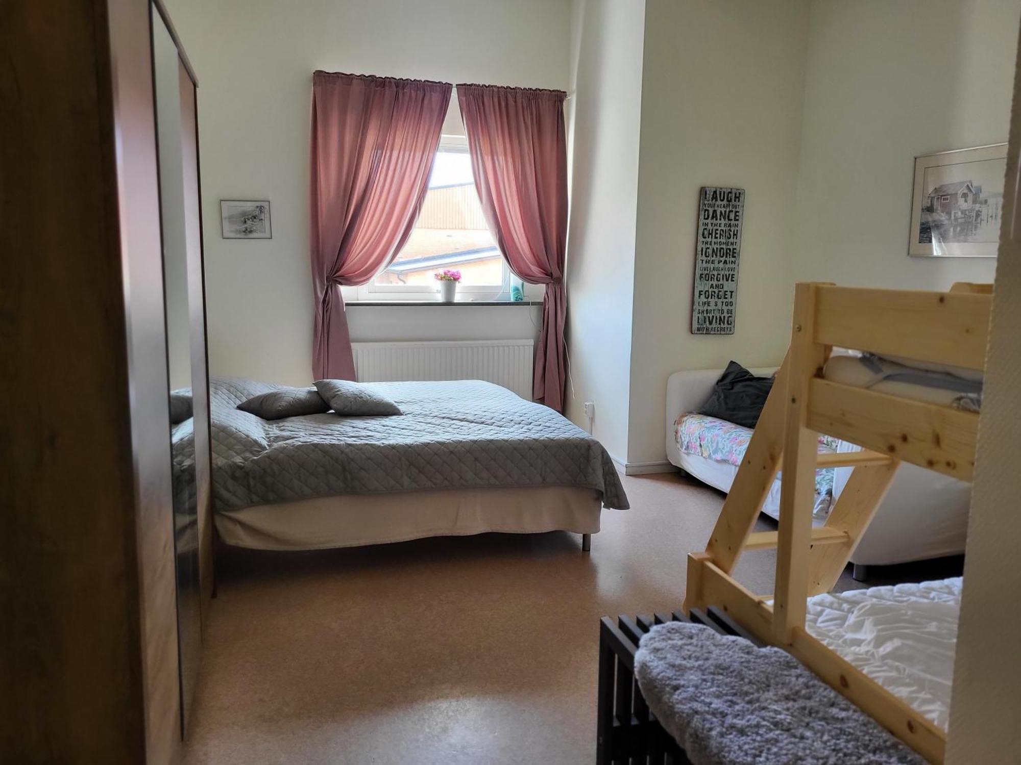 Kg Sleepover & Staellplats Karl Gustav Ngoại thất bức ảnh